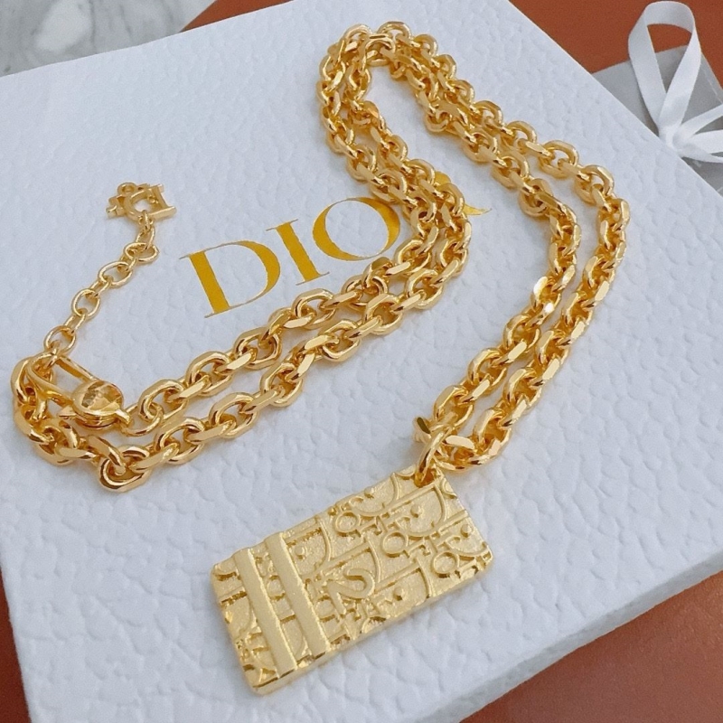 chr1st1an D10r necklaces